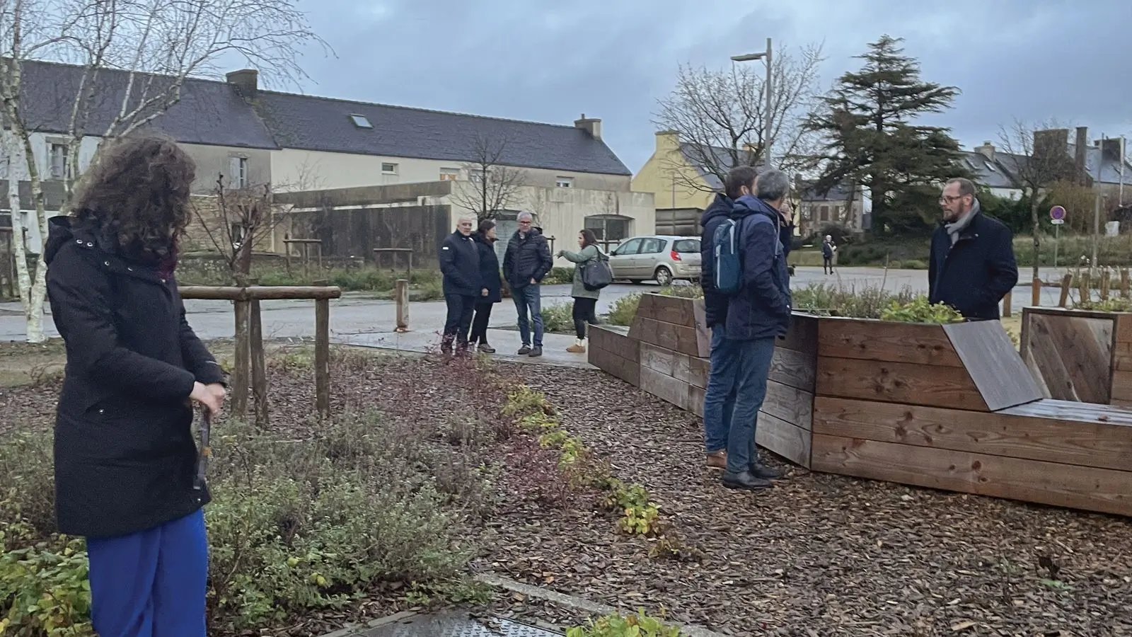 Réemploi des matériaux et préservation des arbres existants sur la place François Prigent de Plouénan